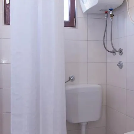 Castello Гостевой дом Мали-Лошинь